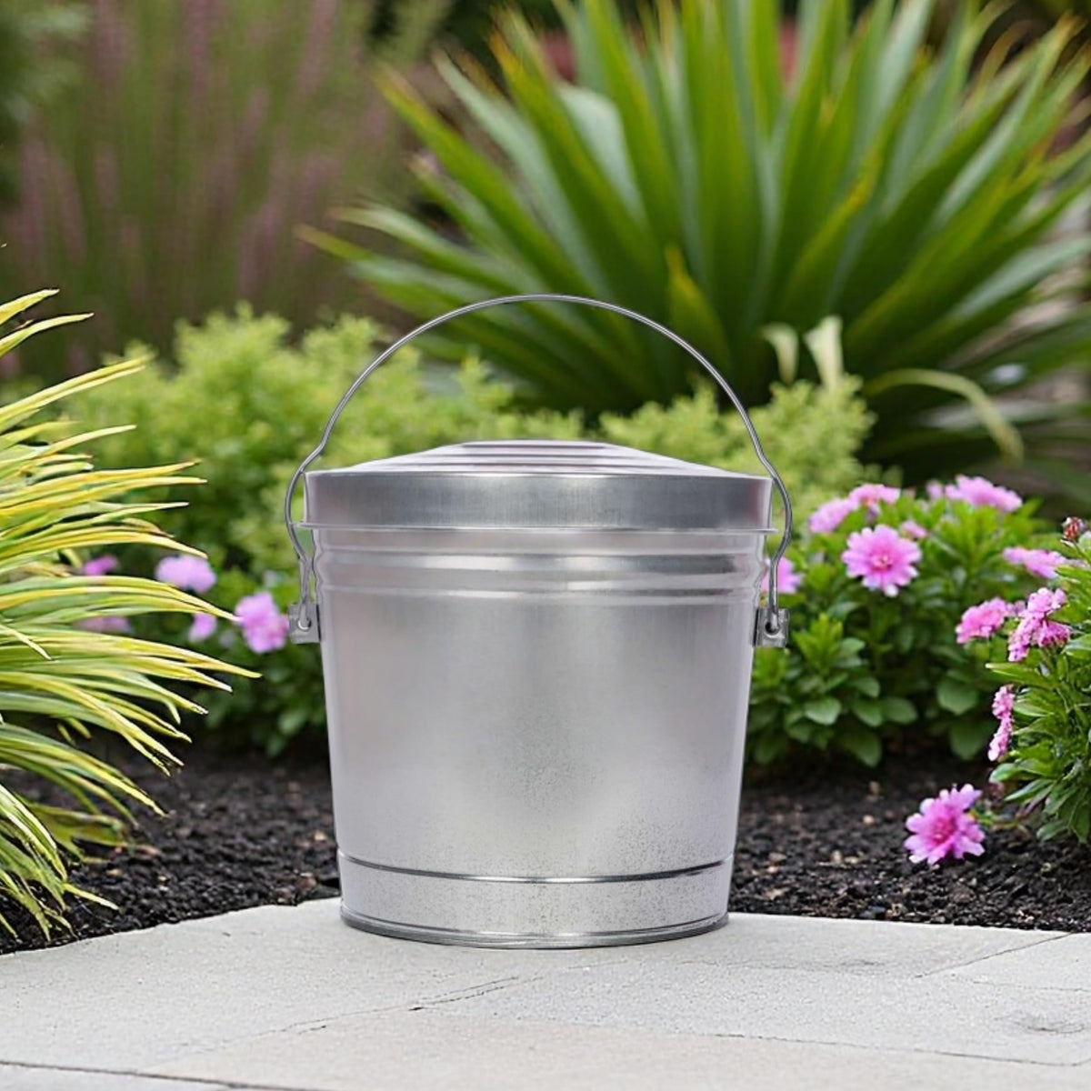 6-Gallon Galvanized Steel Storage Can with Locking Lid J9147